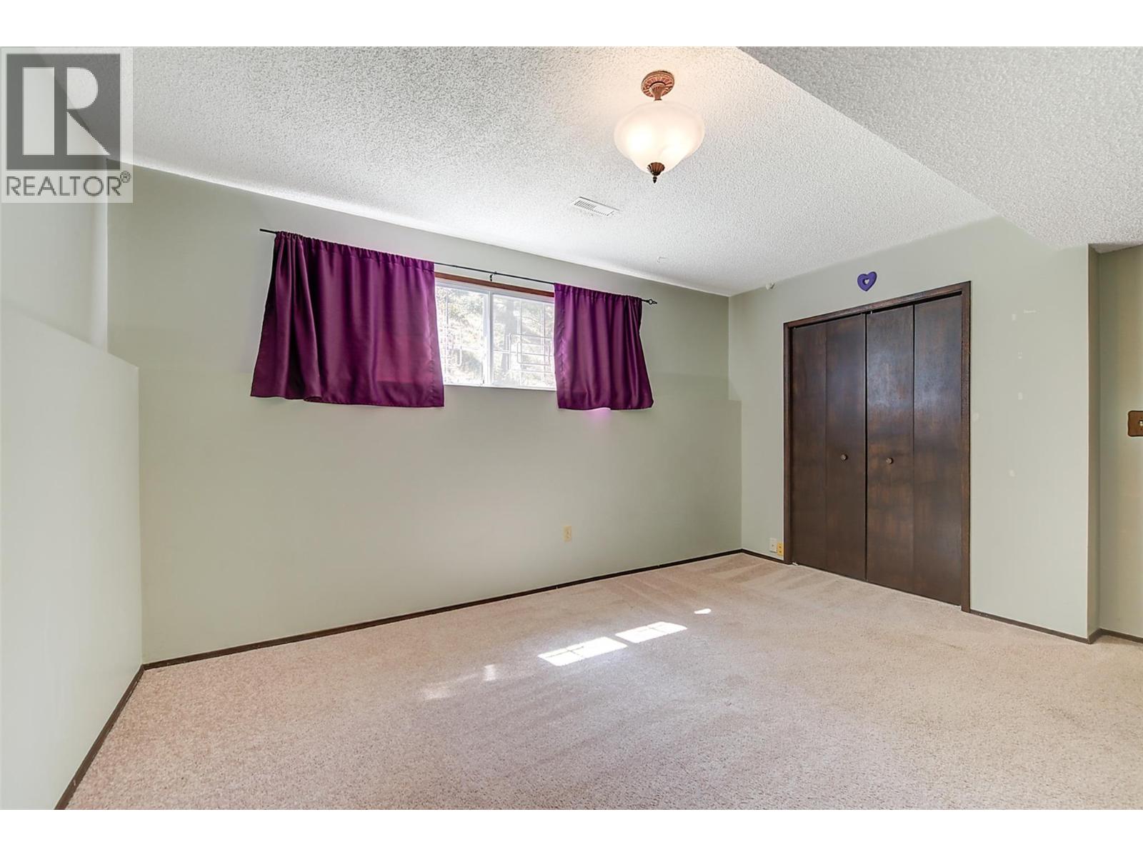  827 Paret Road, Kelowna