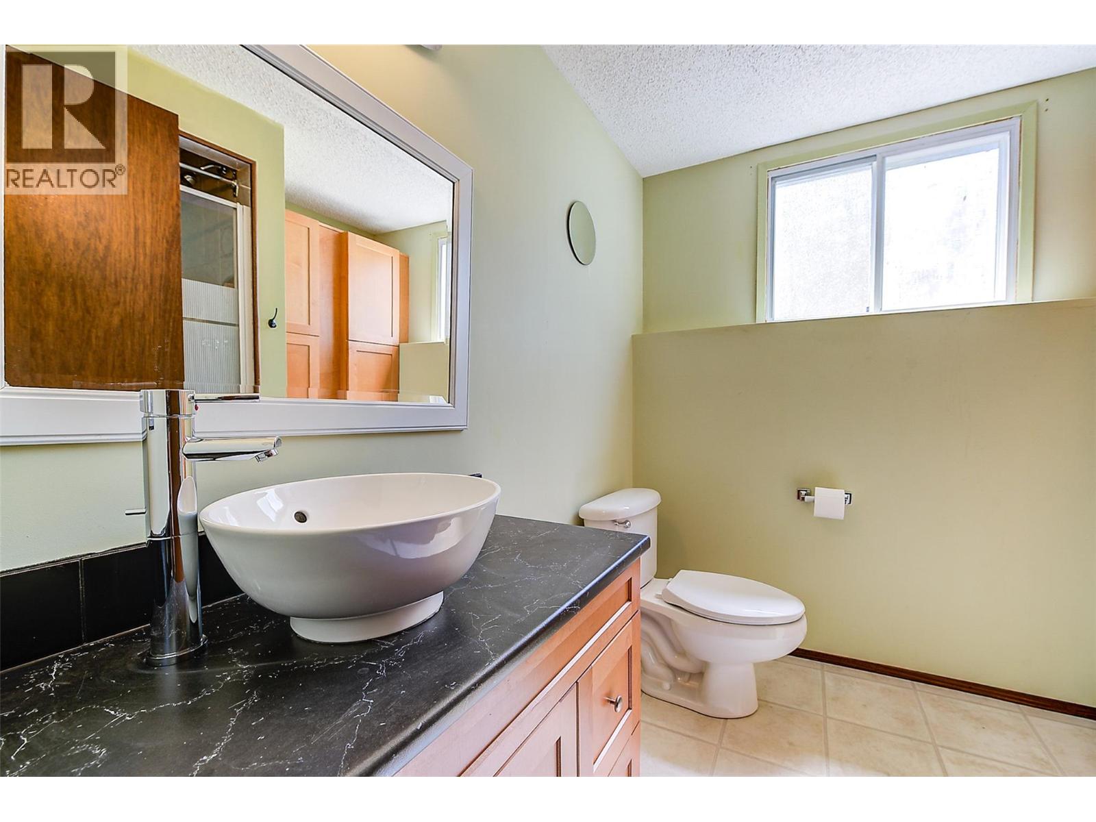  827 Paret Road, Kelowna