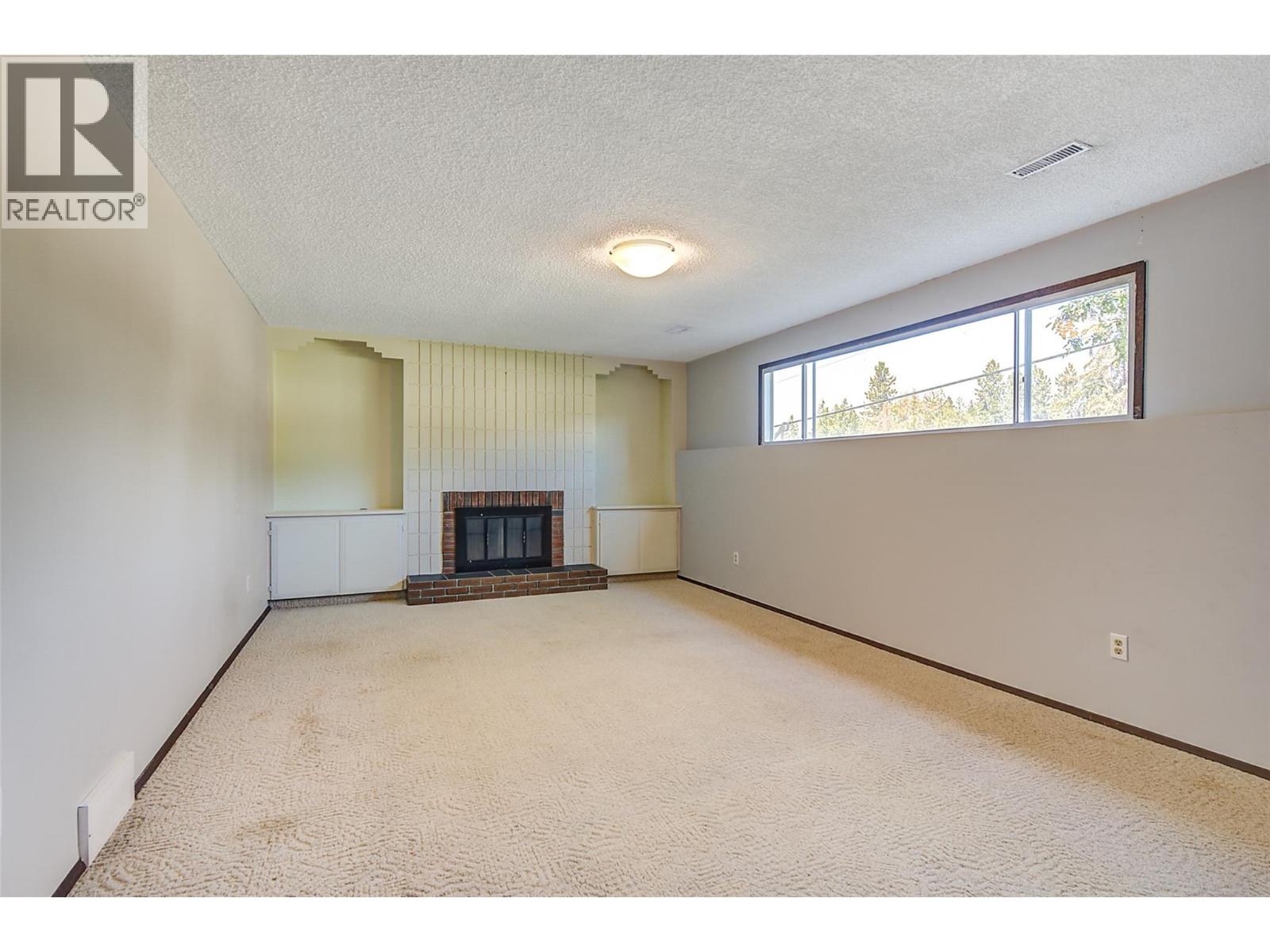  827 Paret Road, Kelowna