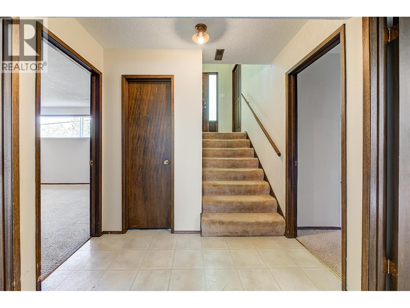  827 Paret Road, Kelowna