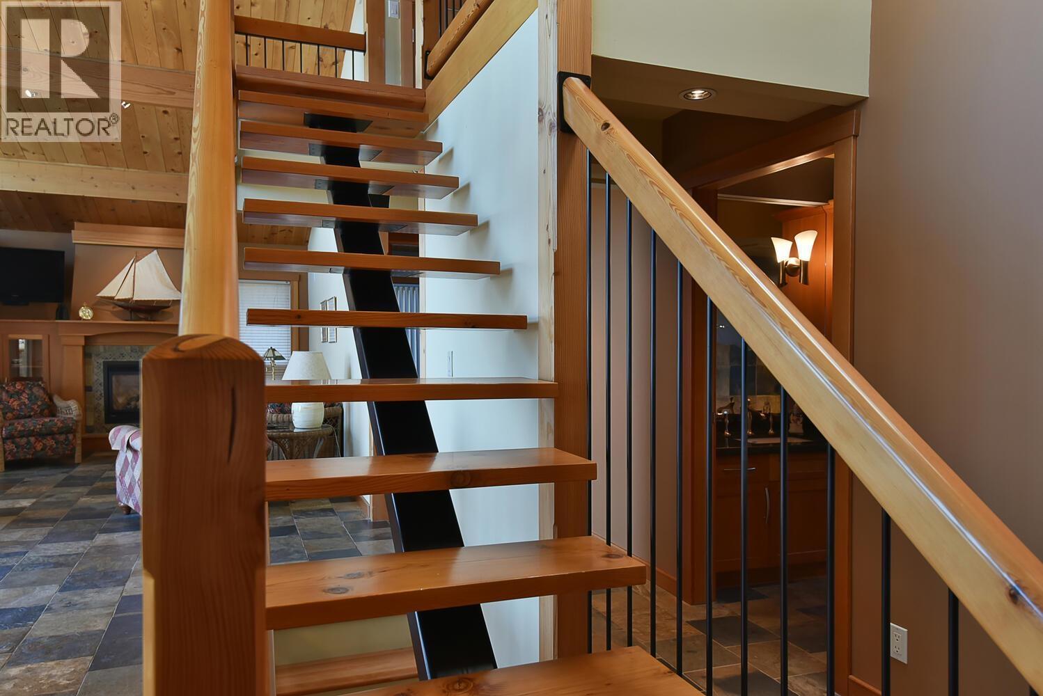 5728 BOULEVARD STREET, Sechelt