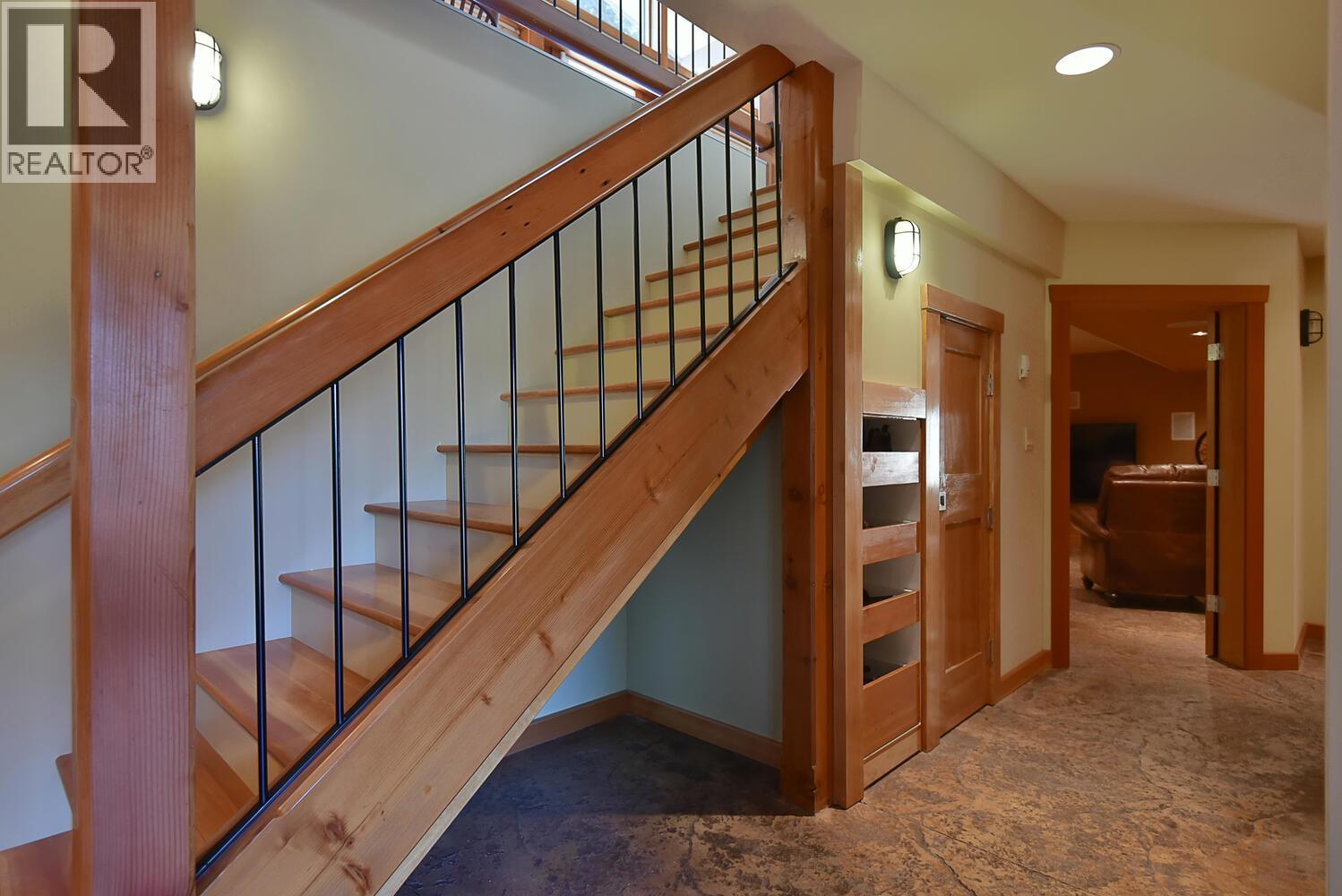 5728 BOULEVARD STREET, Sechelt