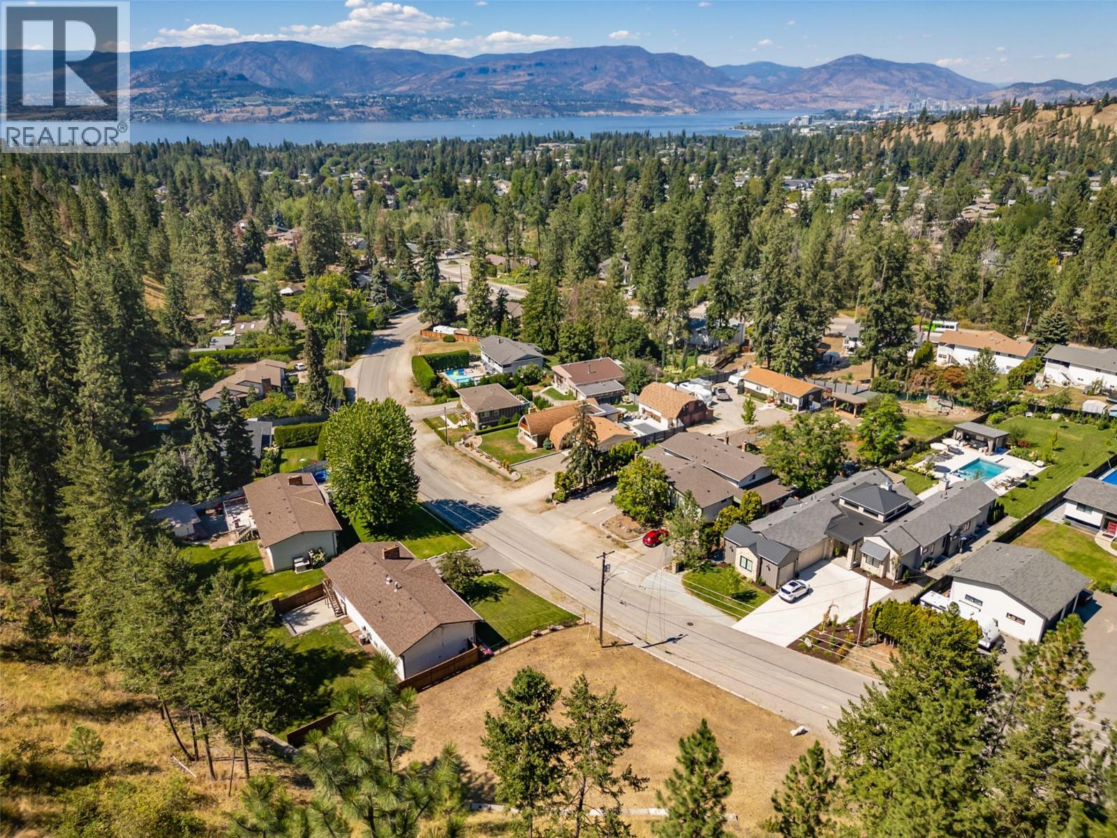  827 Paret Road, Kelowna