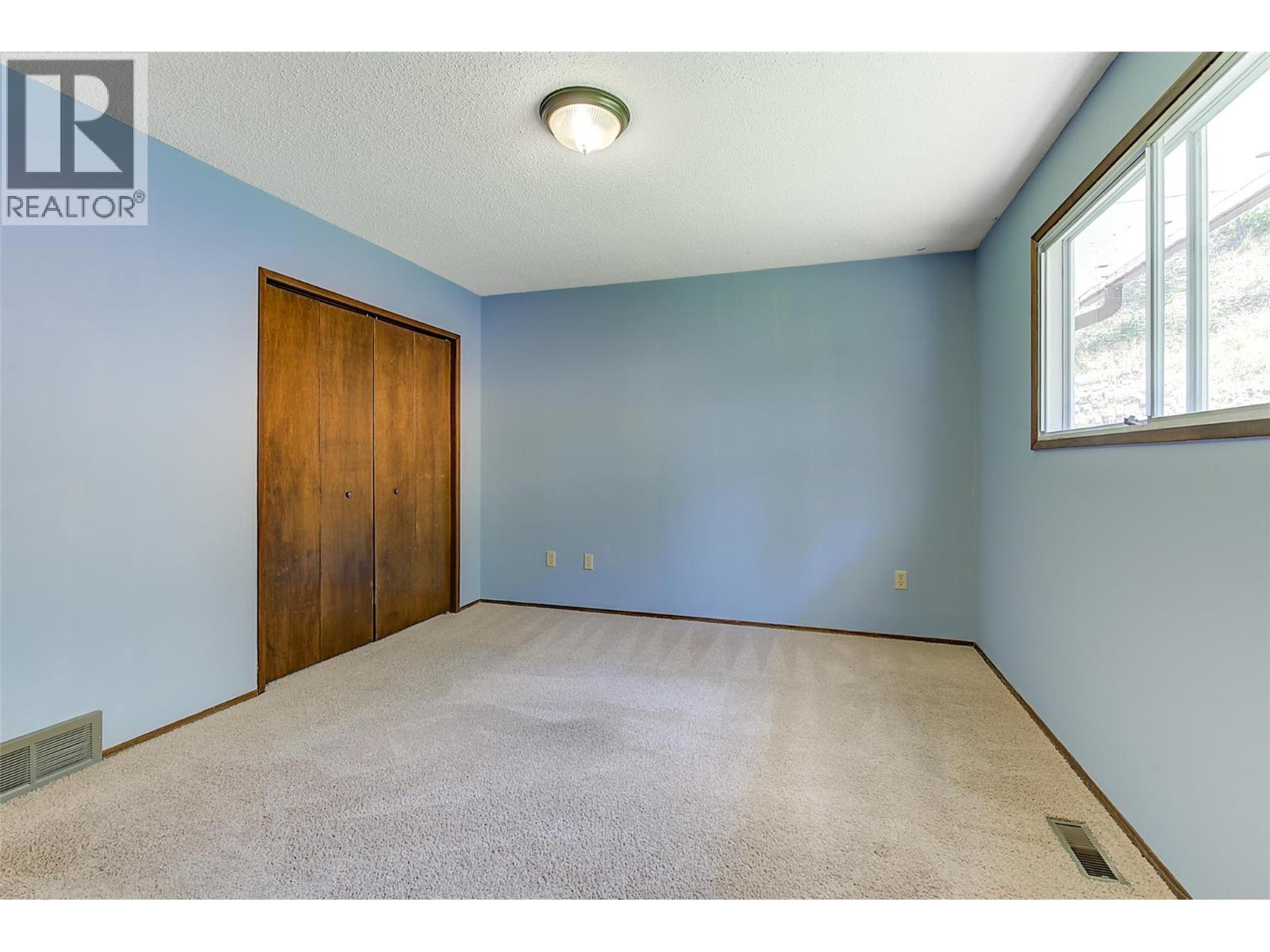  827 Paret Road, Kelowna