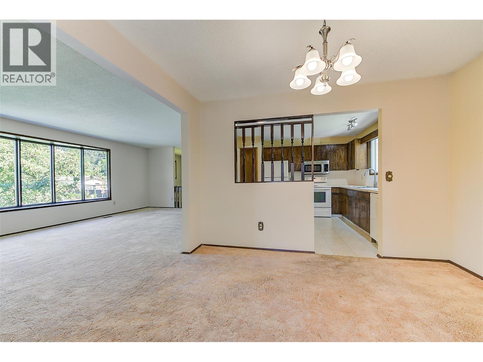  827 Paret Road, Kelowna