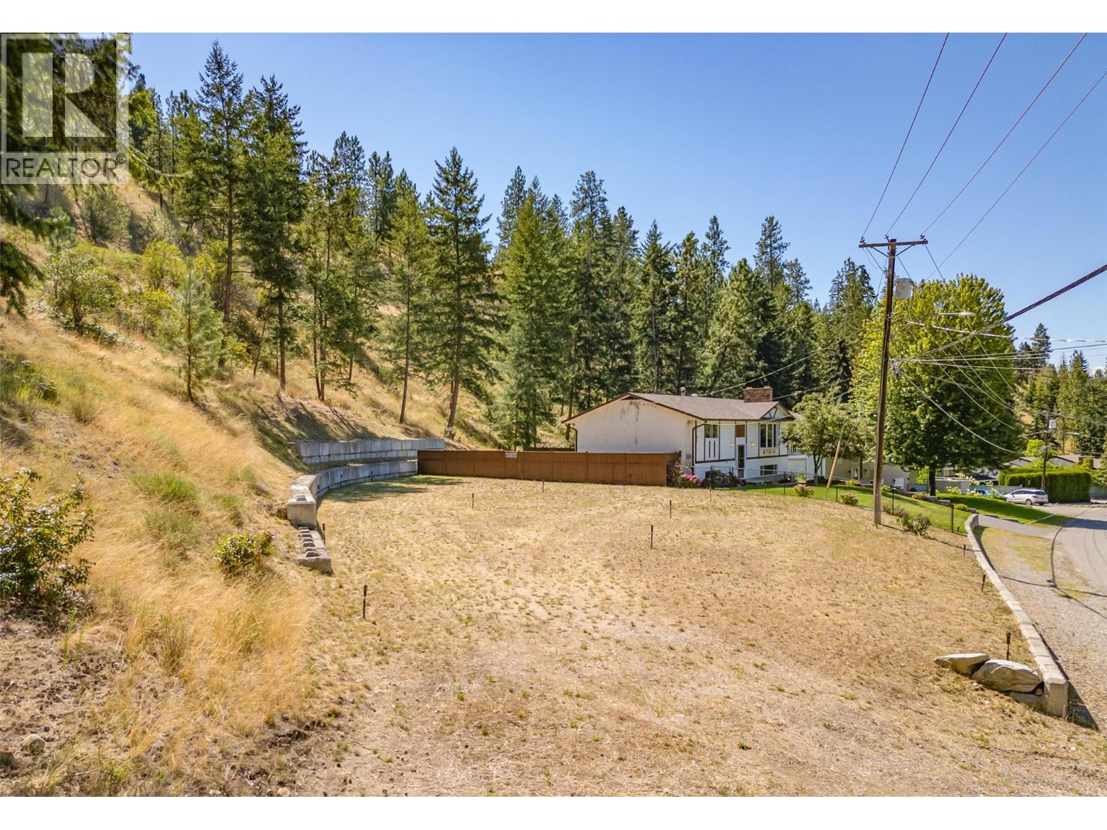  827 Paret Road, Kelowna