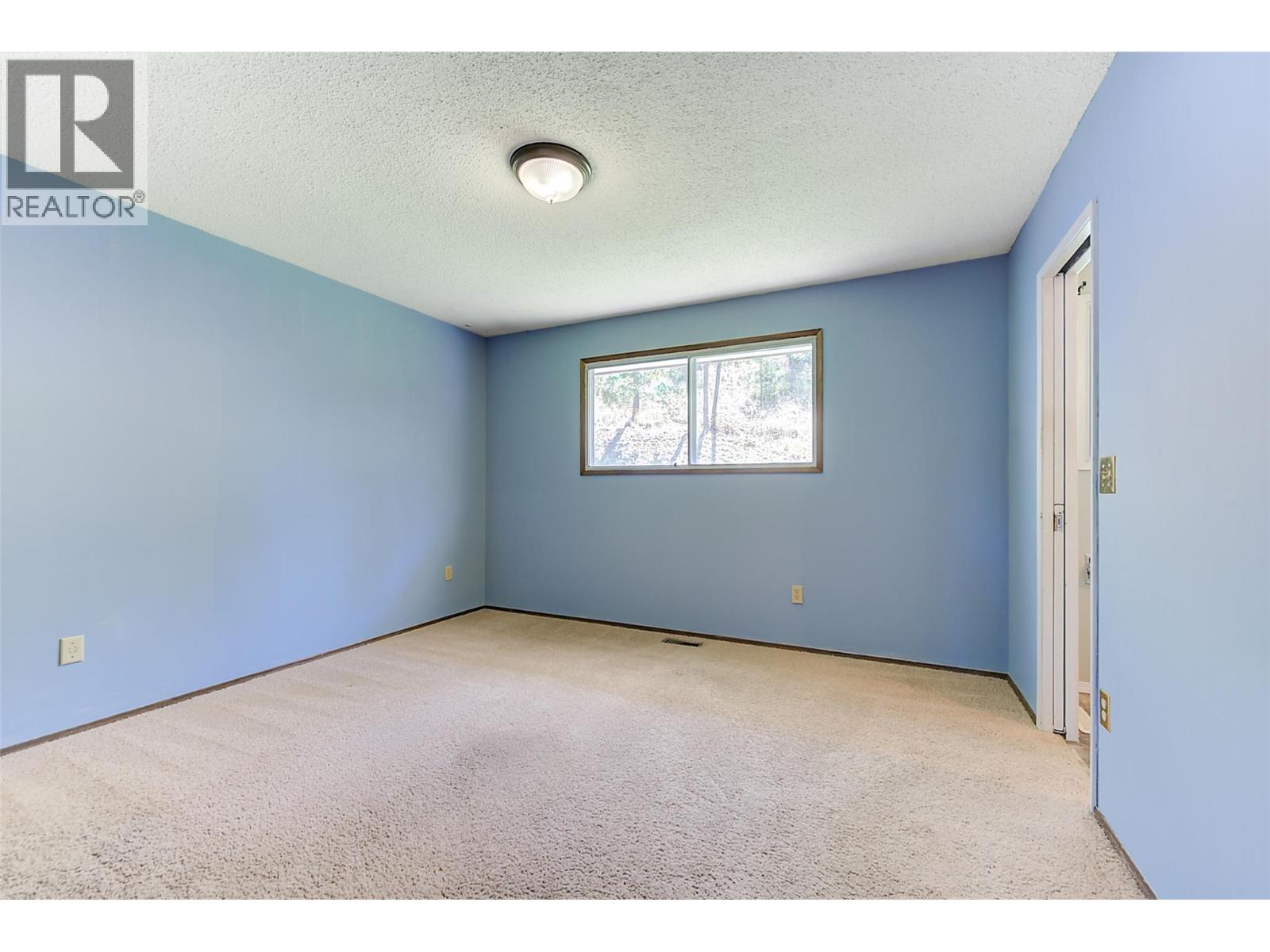  827 Paret Road, Kelowna