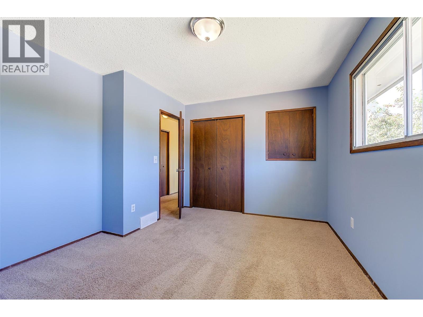  827 Paret Road, Kelowna