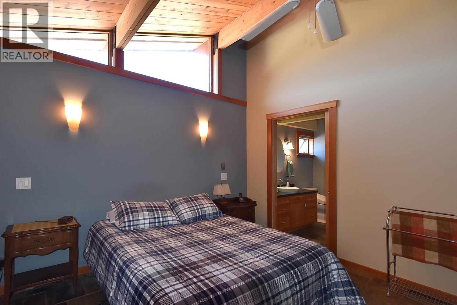 5728 BOULEVARD STREET, Sechelt