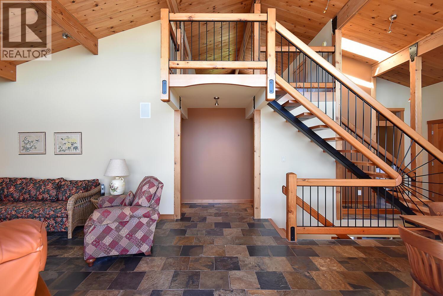 5728 BOULEVARD STREET, Sechelt