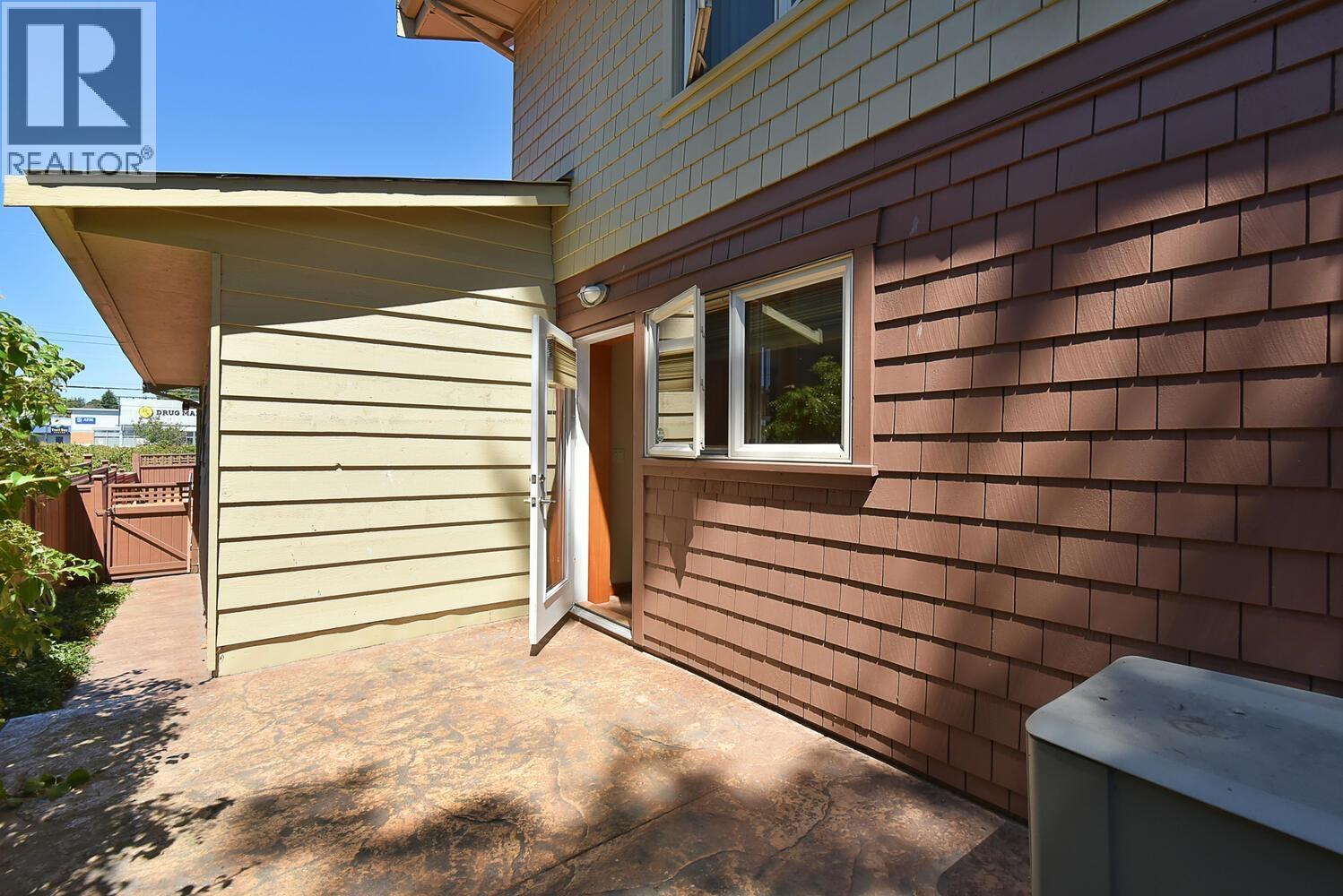 5728 BOULEVARD STREET, Sechelt