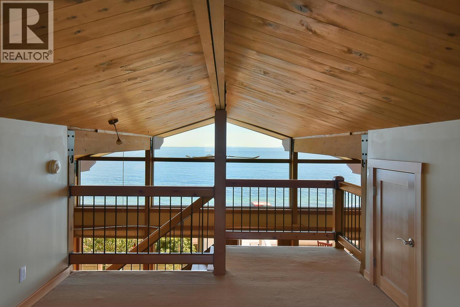 5728 BOULEVARD STREET, Sechelt