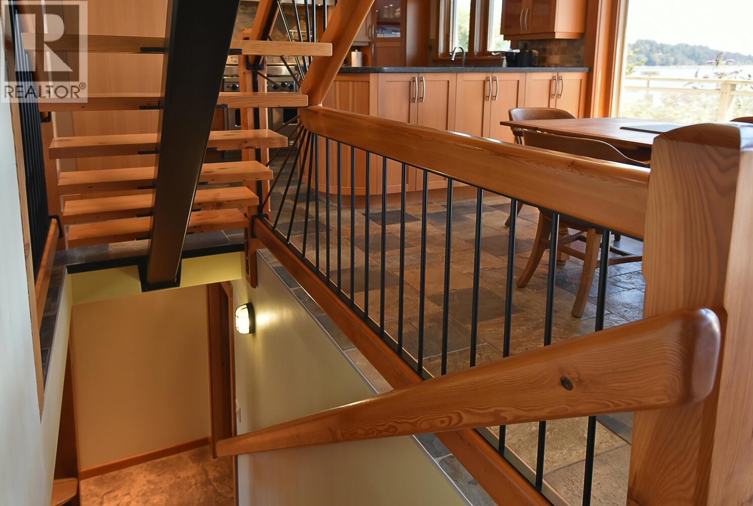 5728 BOULEVARD STREET, Sechelt