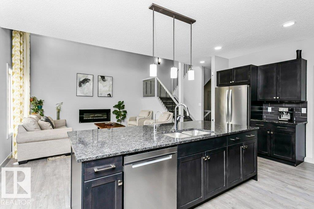 Photo 18 of 2257 57 St Sw, Edmonton AB
