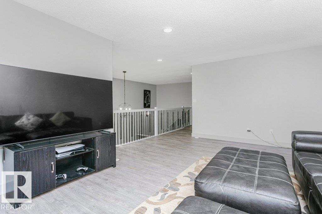 Photo 31 of 2257 57 St Sw, Edmonton AB