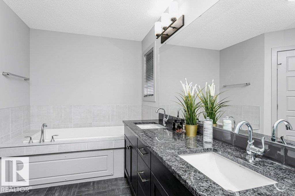 Photo 57 of 2257 57 St Sw, Edmonton AB