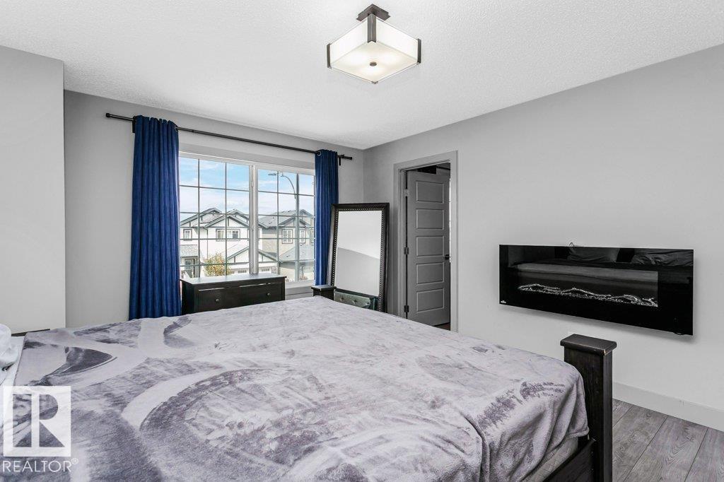 Photo 13 of 2257 57 St Sw, Edmonton AB