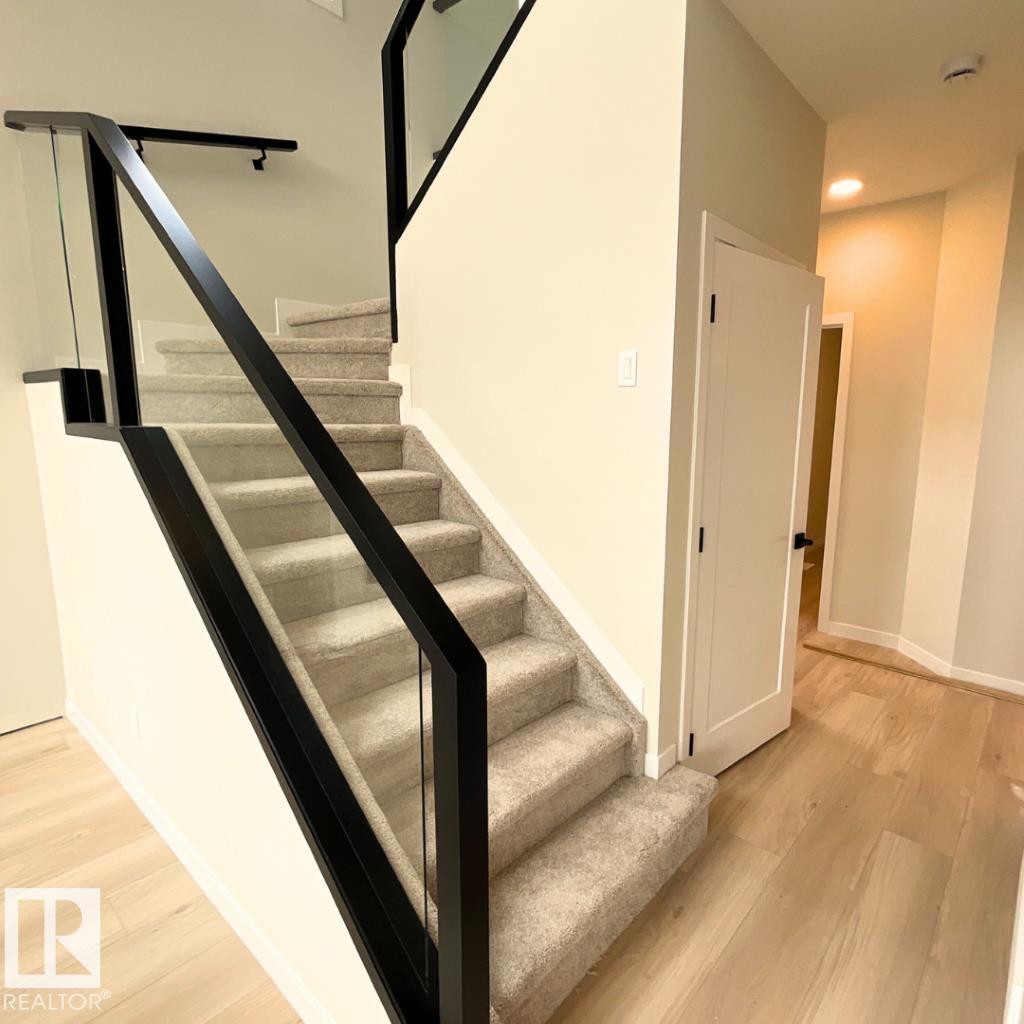 Photo 7 of 2319 159 St Sw, Edmonton AB