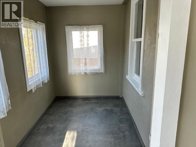 Photo 7 of 325 Willow Street, Kamloops BC