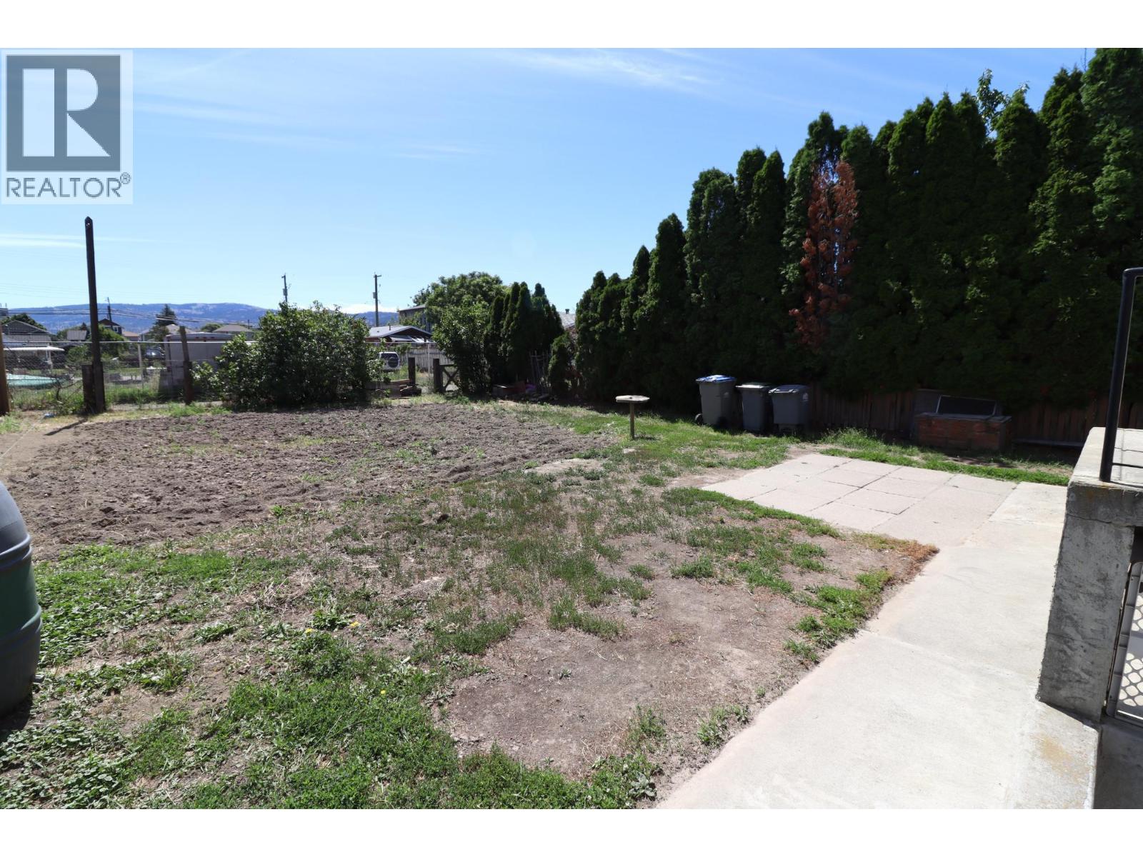 Photo 2 of 325 Willow Street, Kamloops BC