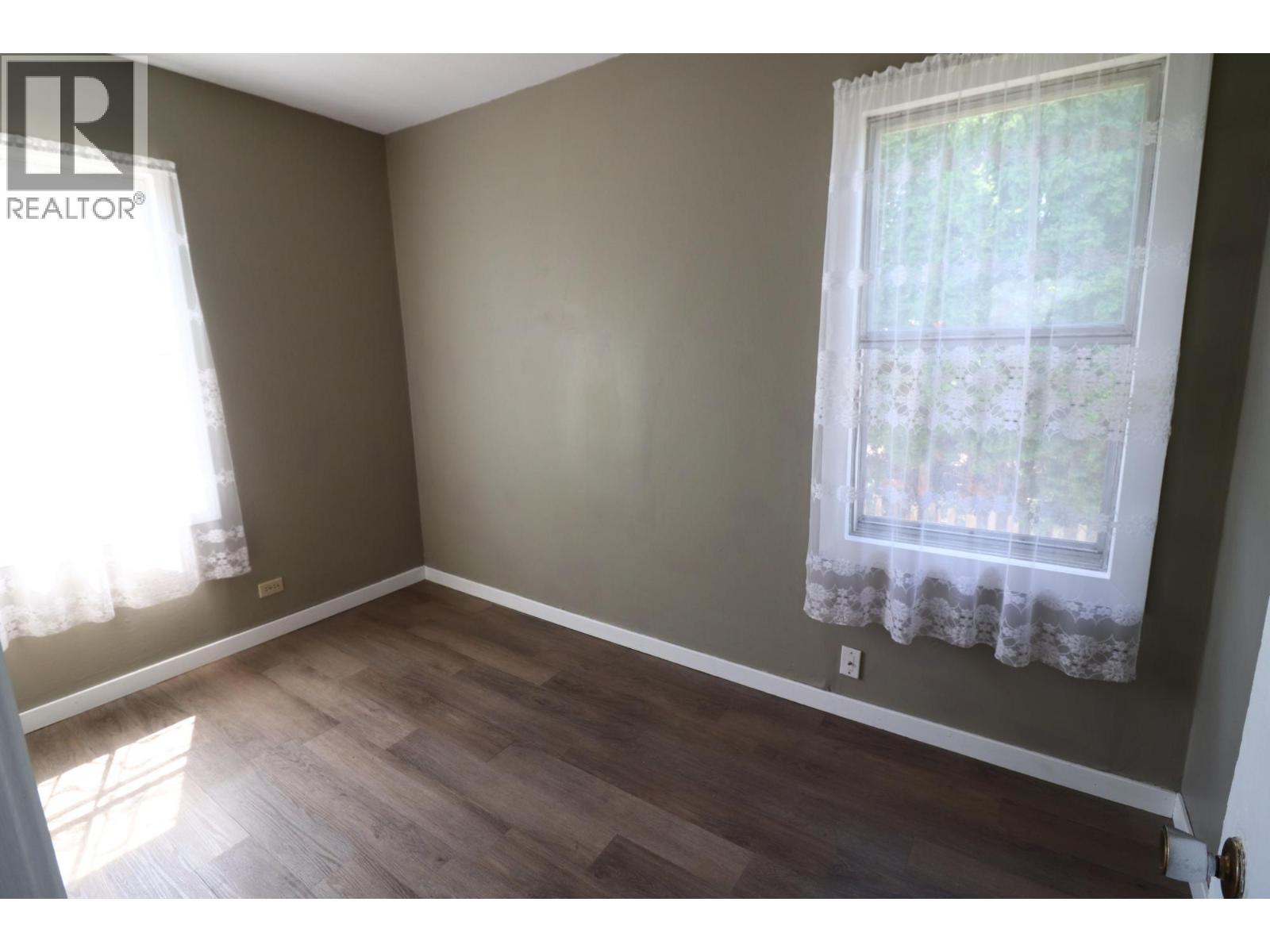 Photo 9 of 325 Willow Street, Kamloops BC