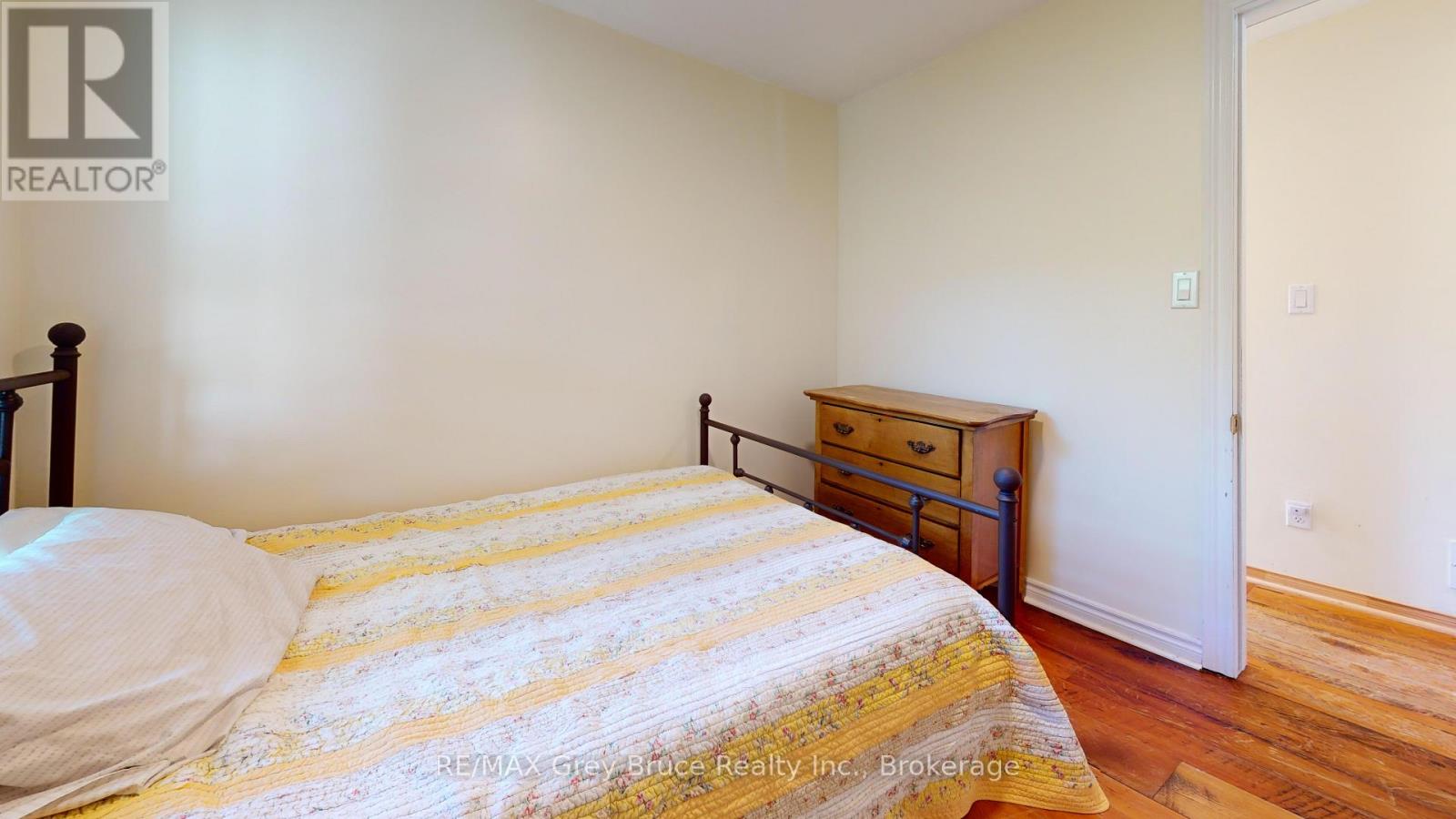 Photo 8 of 937 4th Avenue E, Owen Sound ON