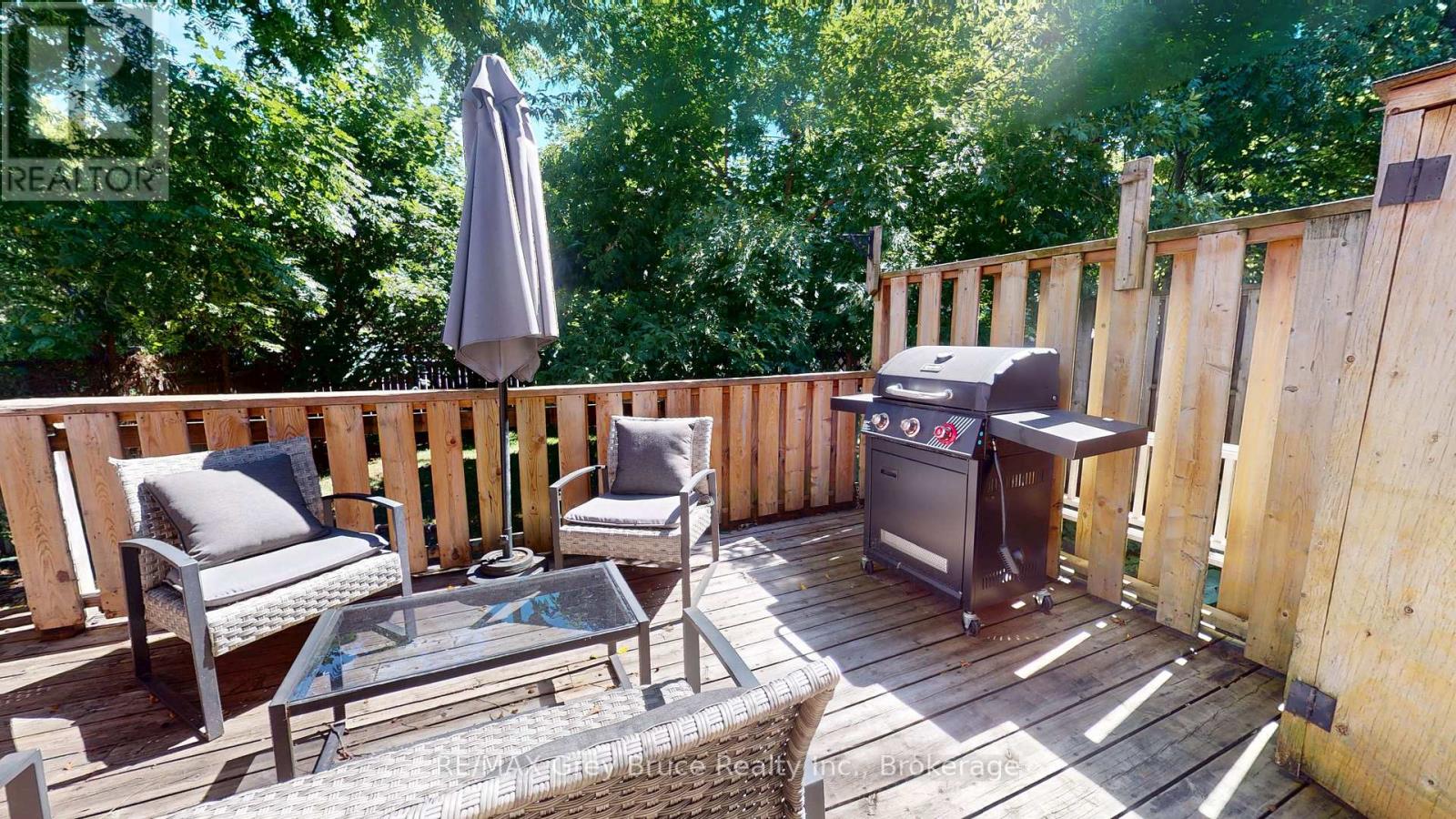 Photo 11 of 937 4th Avenue E, Owen Sound ON