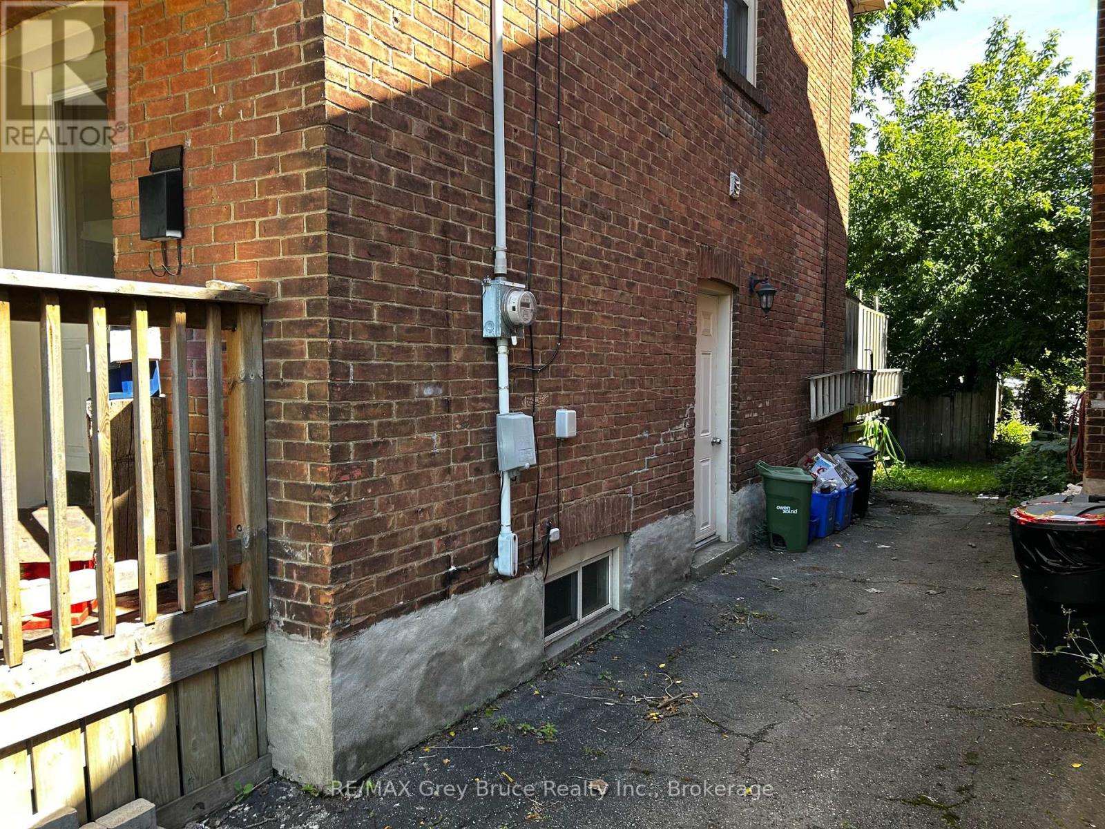Photo 5 of 937 4th Avenue E, Owen Sound ON