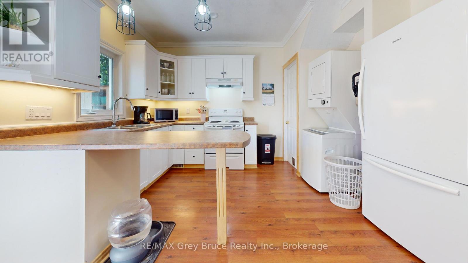 Photo 4 of 937 4th Avenue E, Owen Sound ON