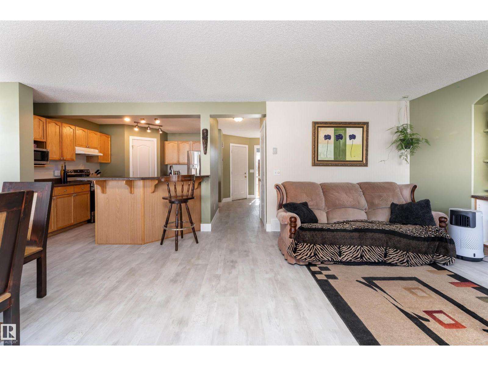 Photo 6 of 16108 130 St Nw, Edmonton AB