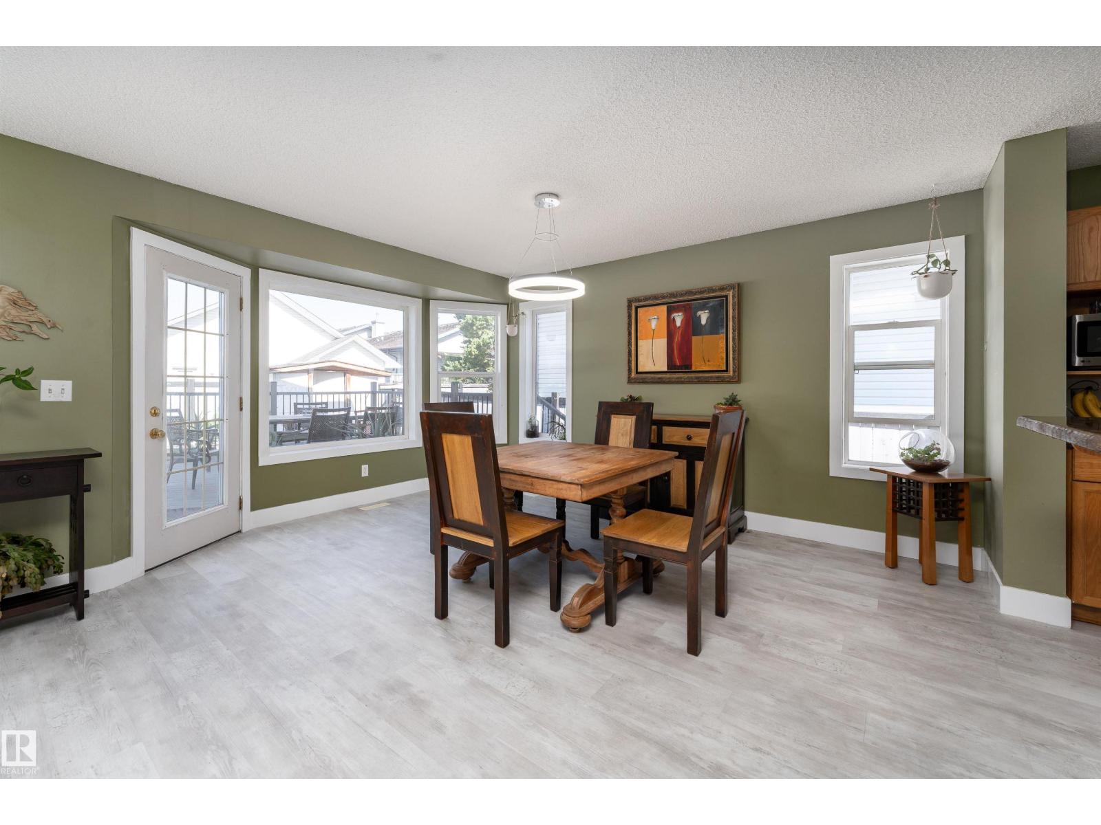 Photo 7 of 16108 130 St Nw, Edmonton AB