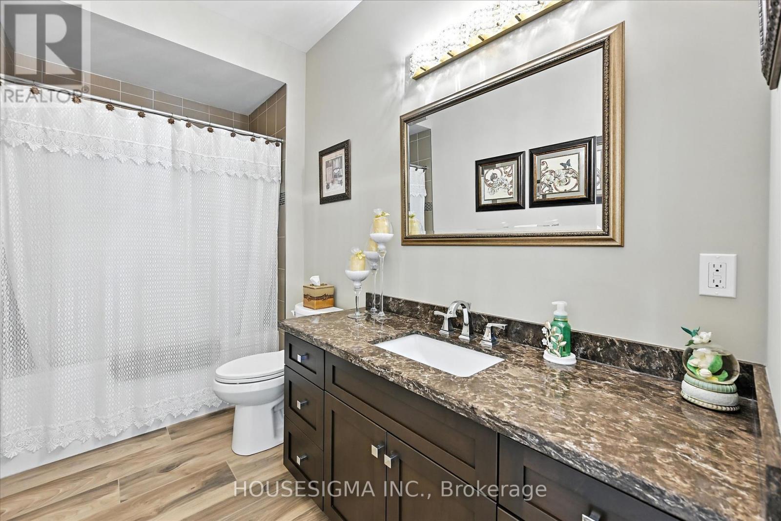 Photo 23 of 104 Anastasia Boulevard, West Lincoln ON