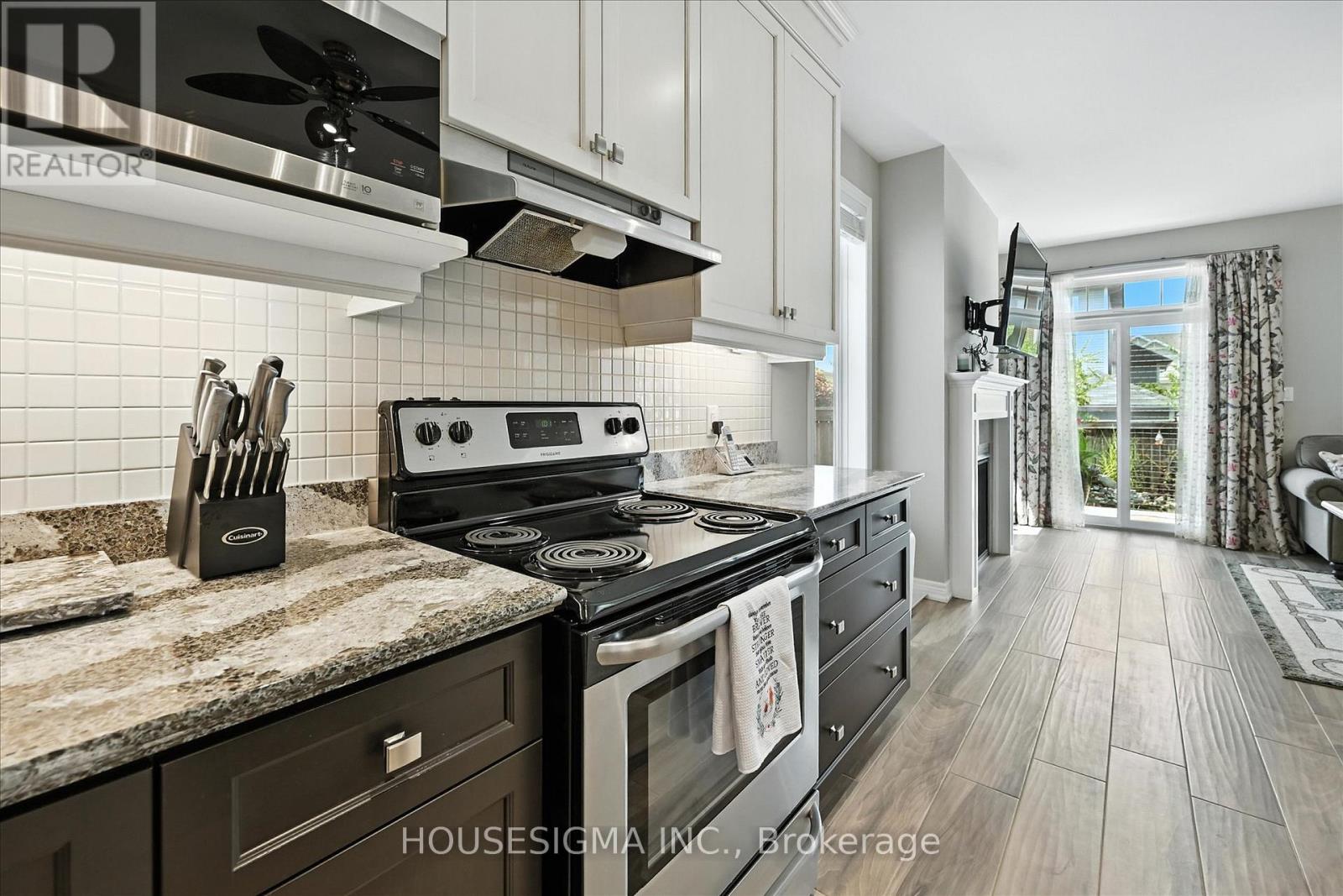 Photo 10 of 104 Anastasia Boulevard, West Lincoln ON