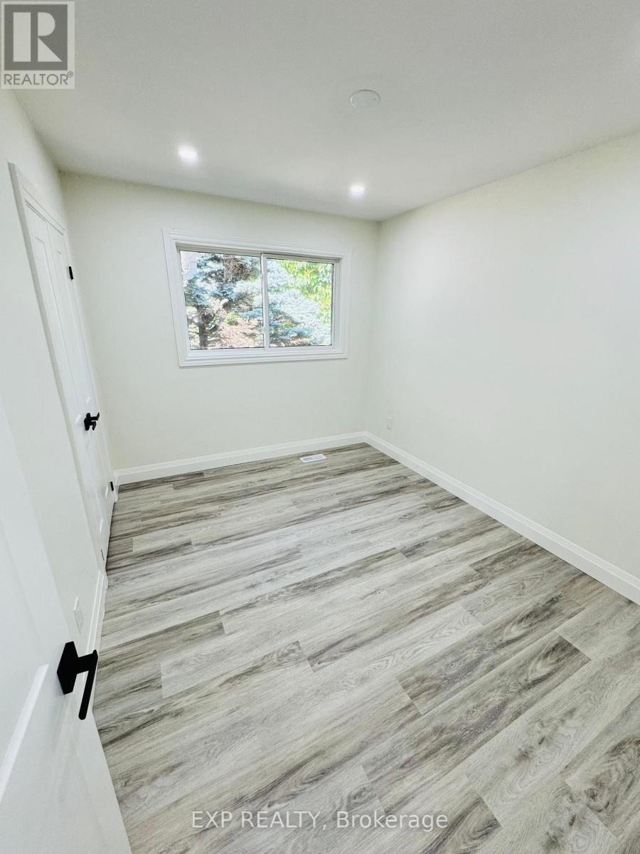 Photo 7 of 1 6 Craig Drive, Kitchener ON