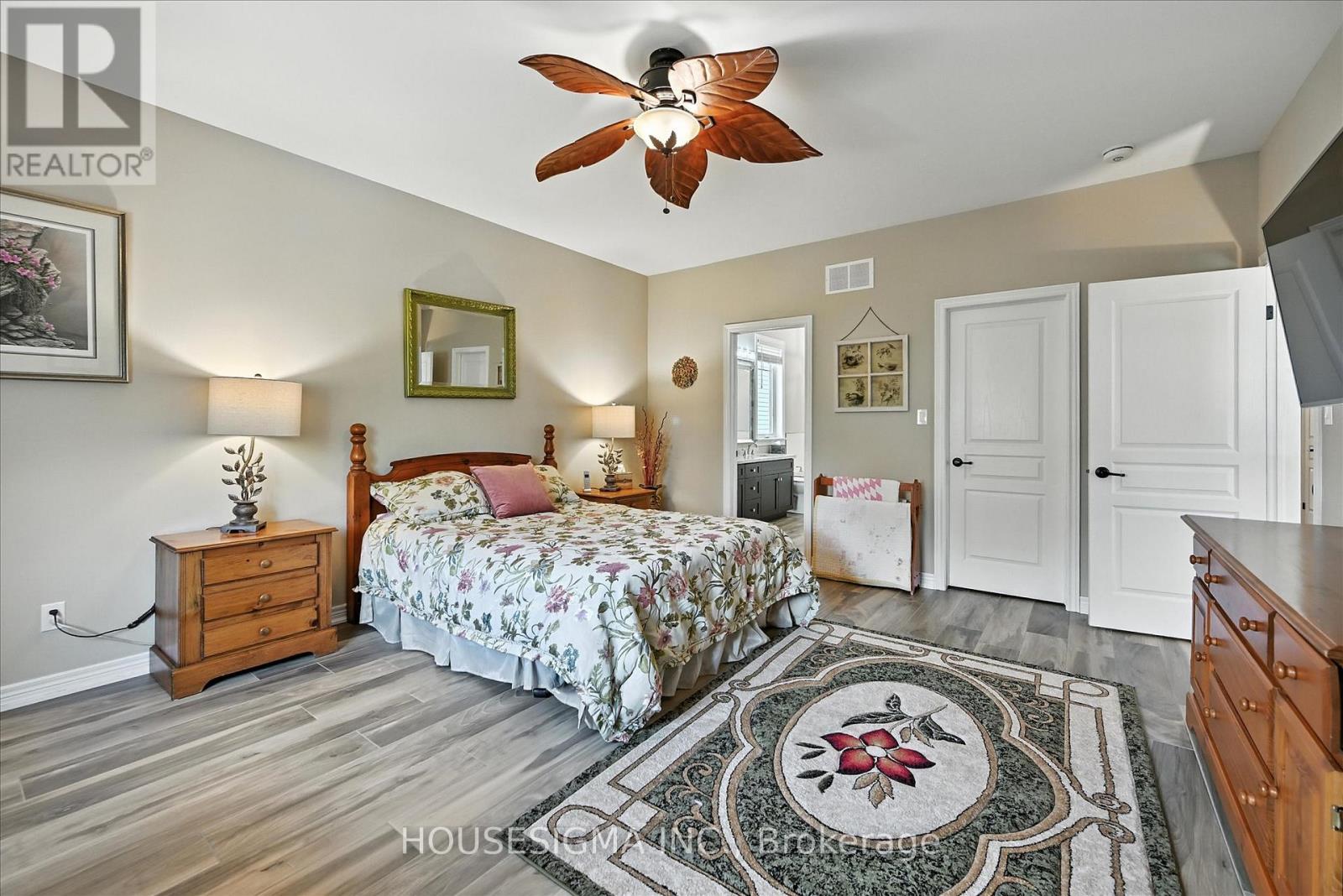 Photo 18 of 104 Anastasia Boulevard, West Lincoln ON