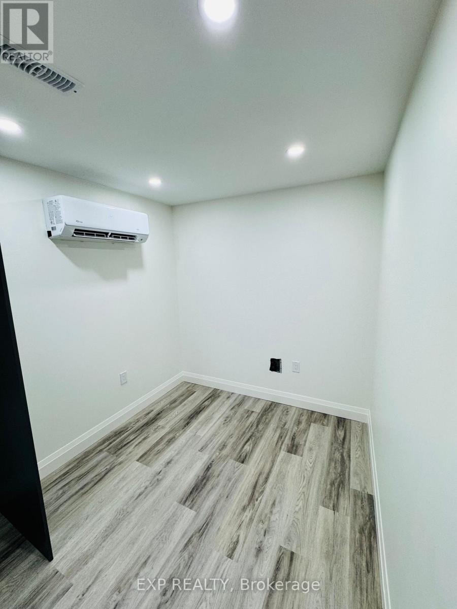 Photo 5 of 4 6 Craig Drive, Kitchener ON