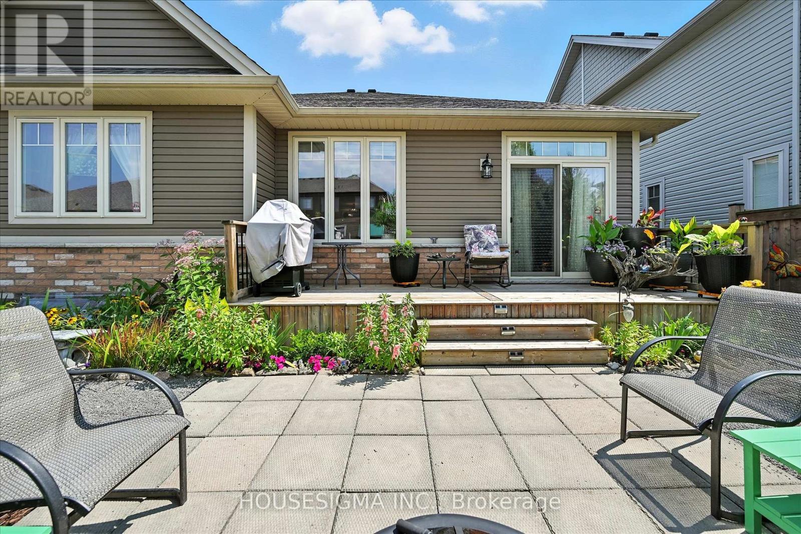 Photo 27 of 104 Anastasia Boulevard, West Lincoln ON