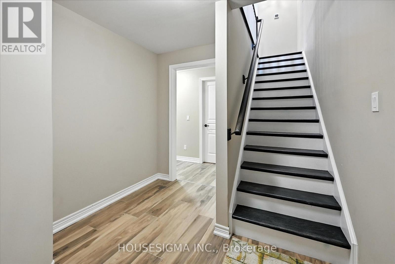 Photo 24 of 104 Anastasia Boulevard, West Lincoln ON