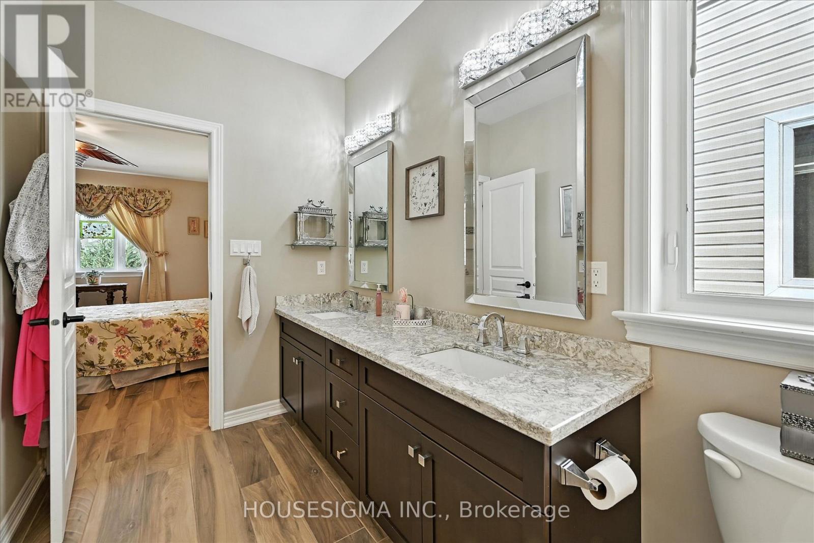 Photo 19 of 104 Anastasia Boulevard, West Lincoln ON