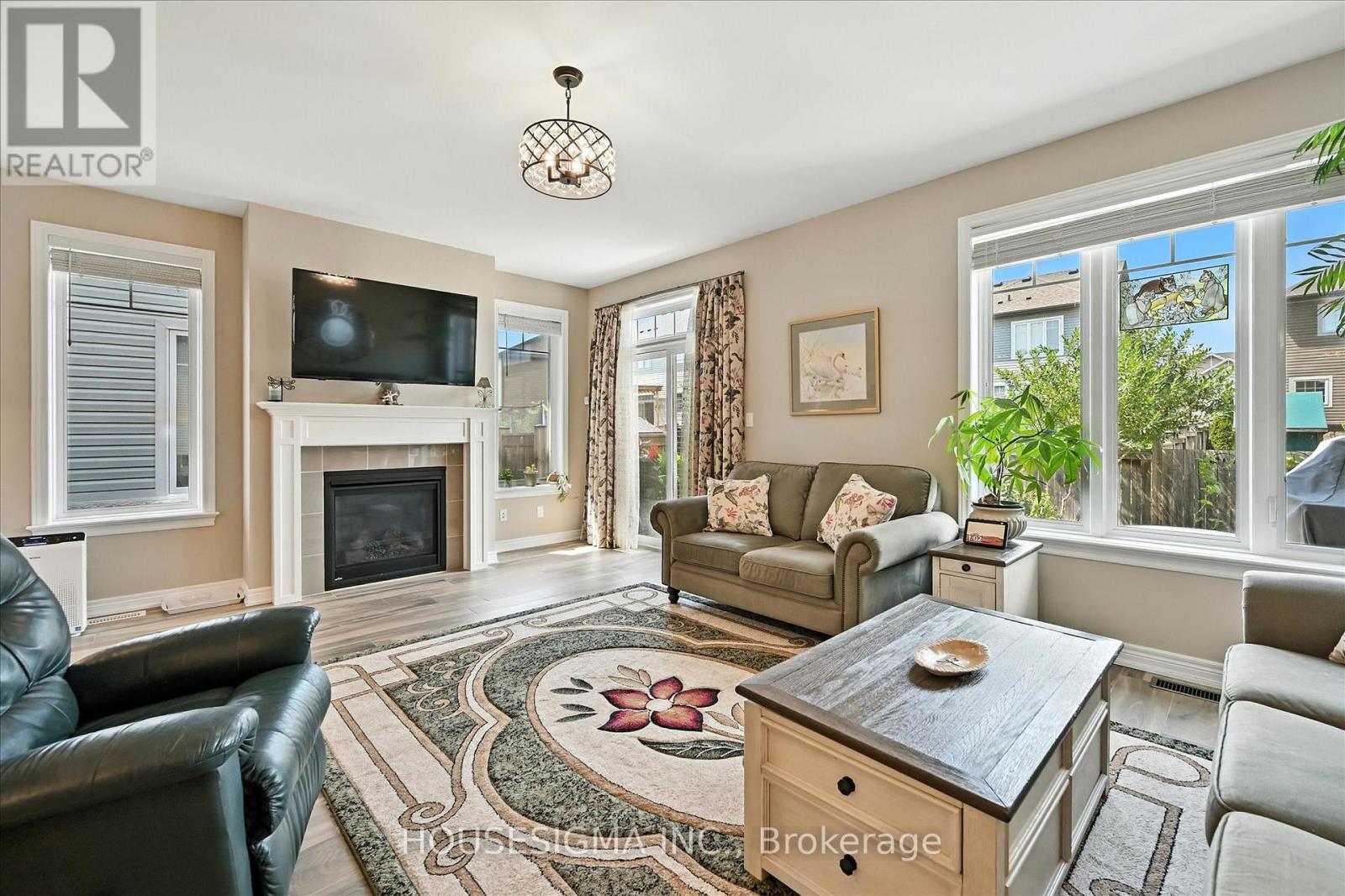 Photo 15 of 104 Anastasia Boulevard, West Lincoln ON
