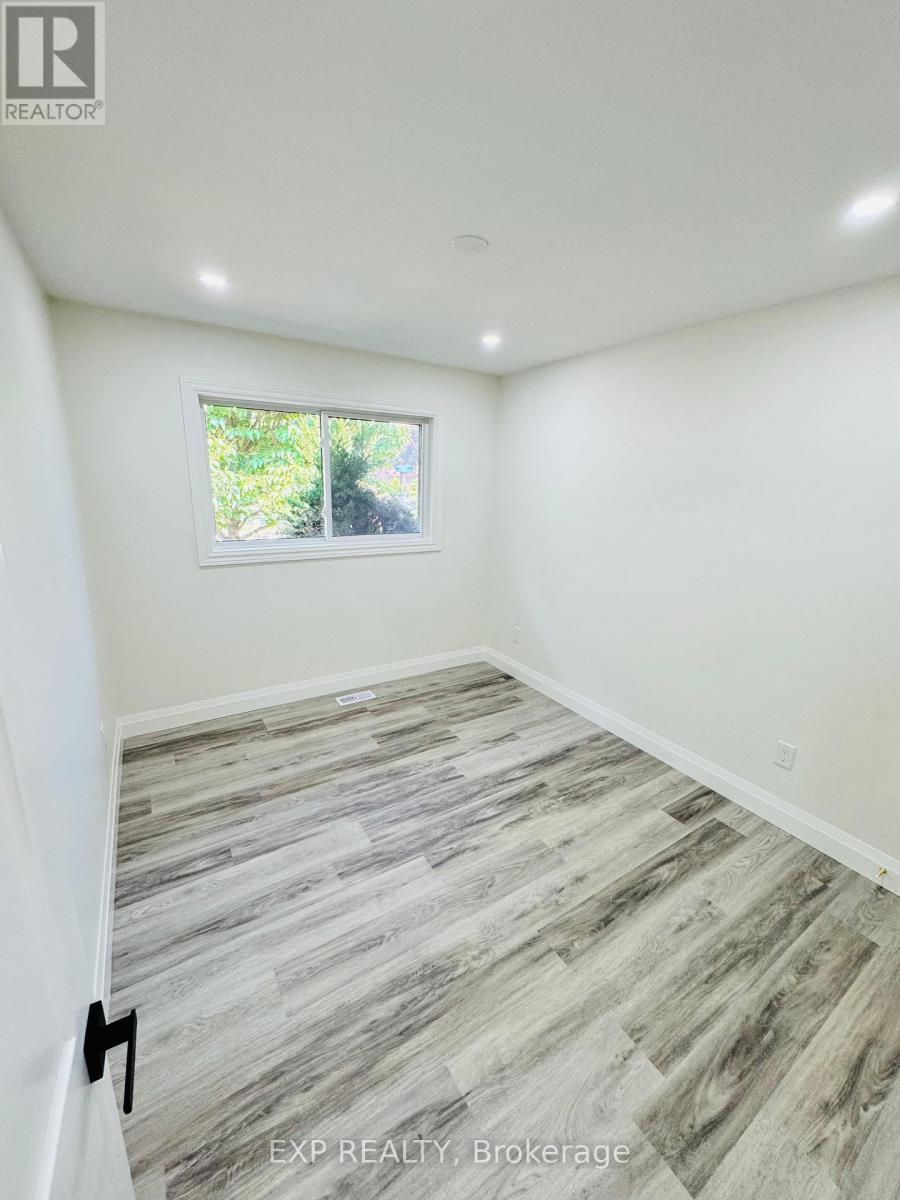 Photo 6 of 1 6 Craig Drive, Kitchener ON