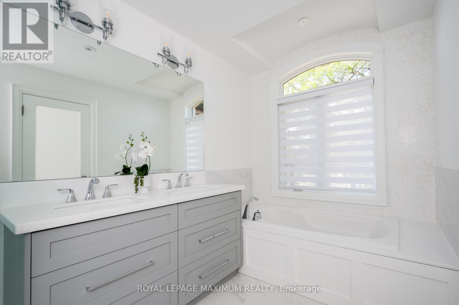 Photo 25 of 39 B Gort Avenue, Toronto ON