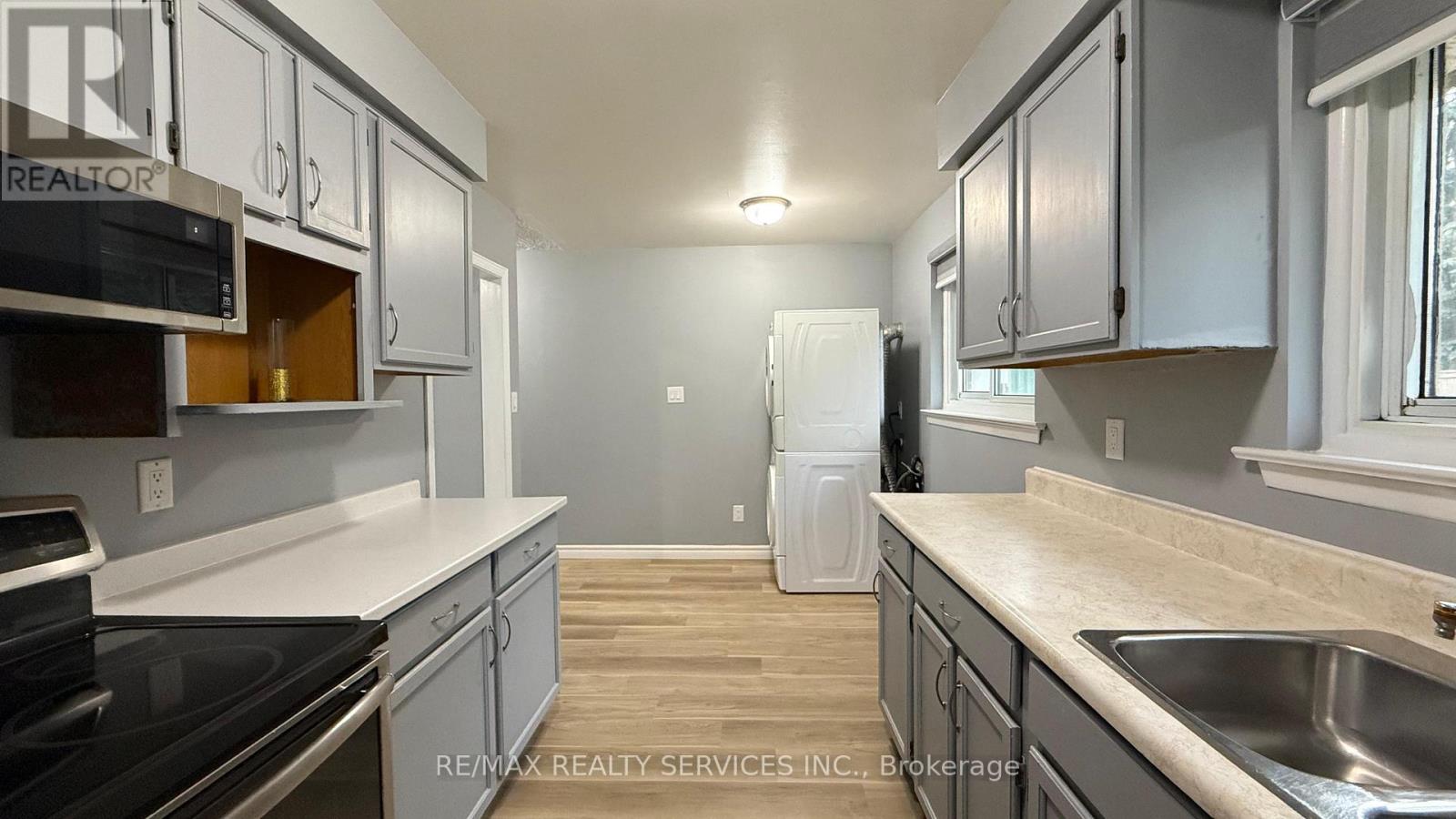 Photo 19 of 163 Mcmurchy Avenue, Brampton ON