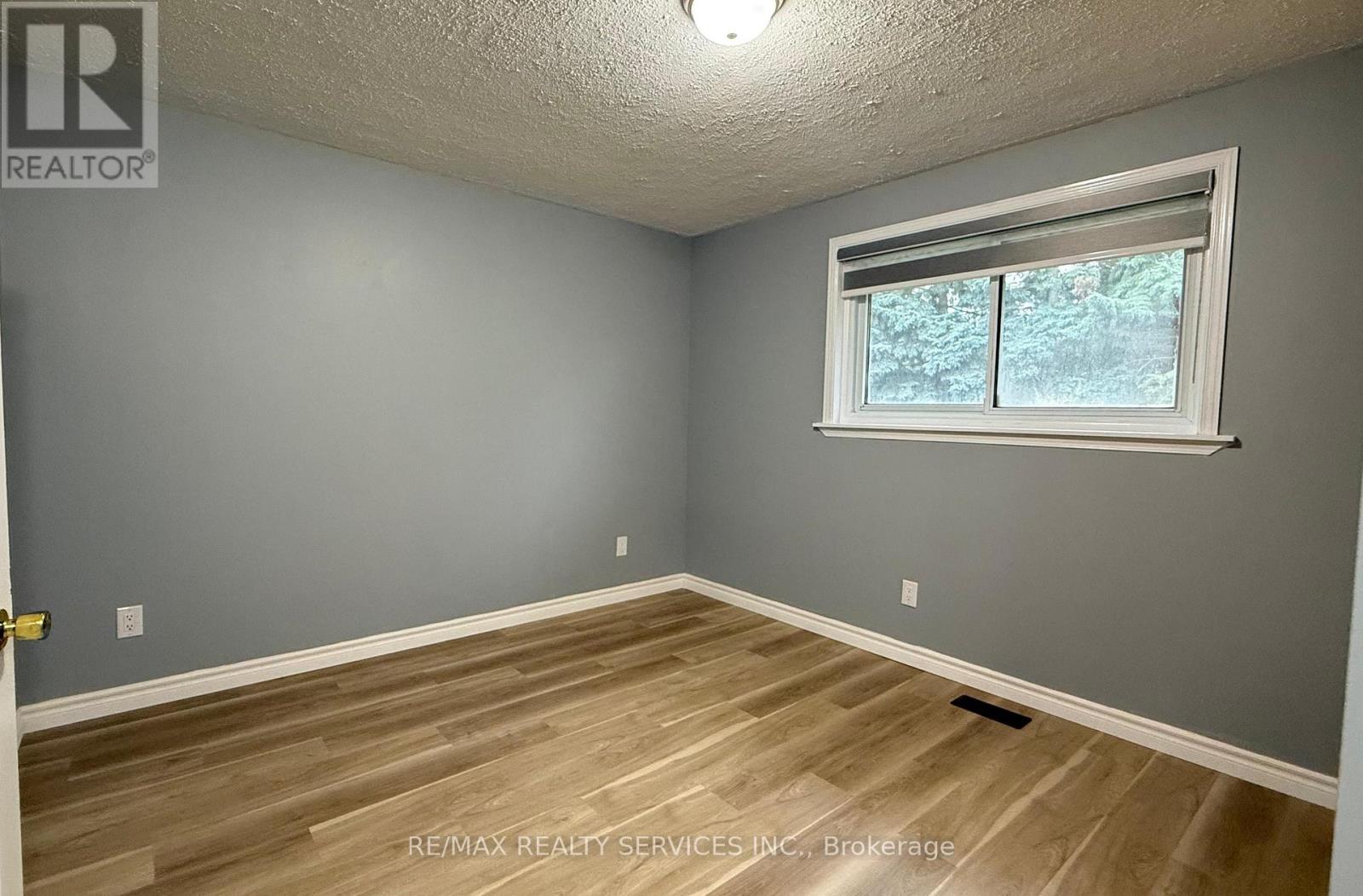 Photo 9 of 163 Mcmurchy Avenue, Brampton ON