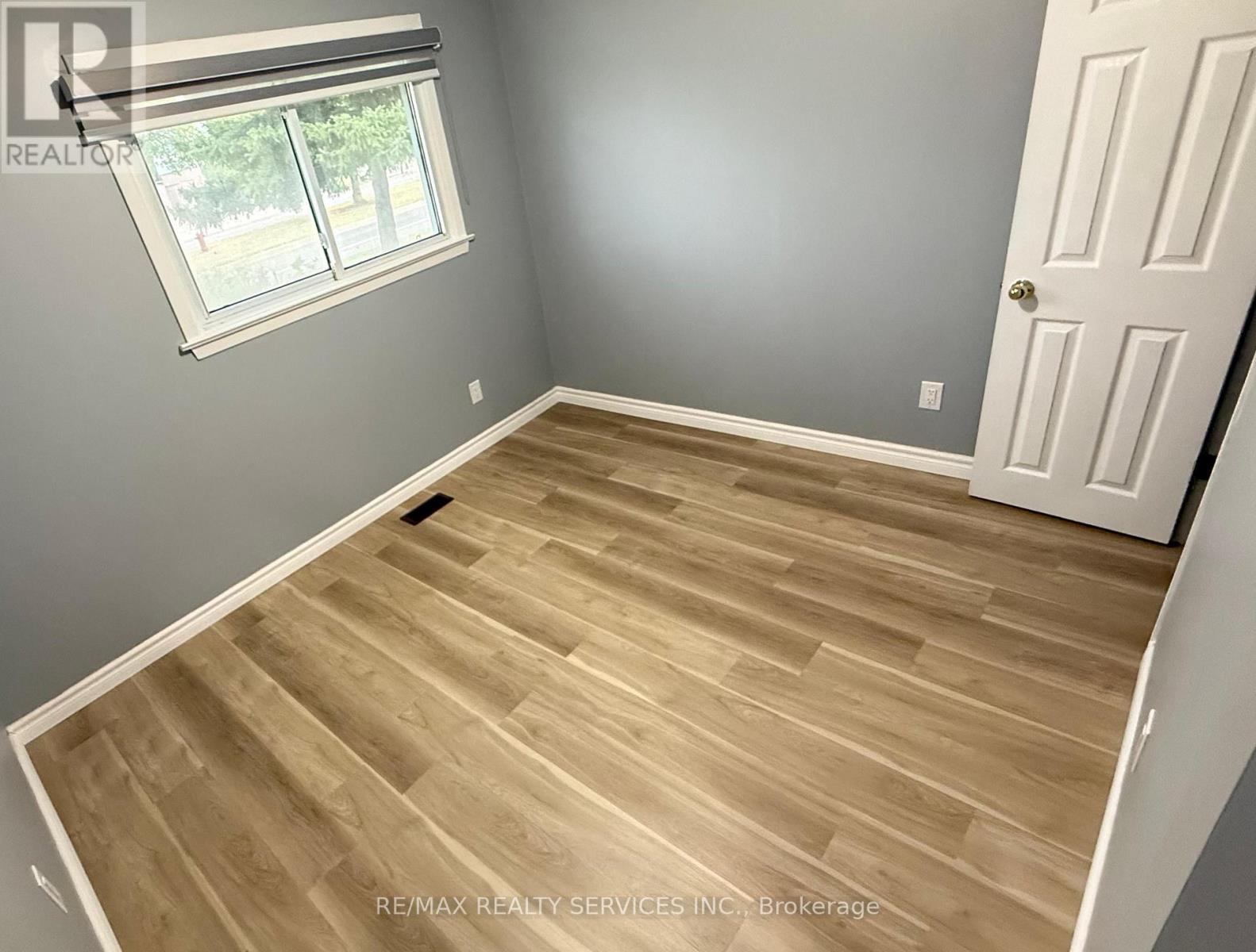 Photo 13 of 163 Mcmurchy Avenue, Brampton ON