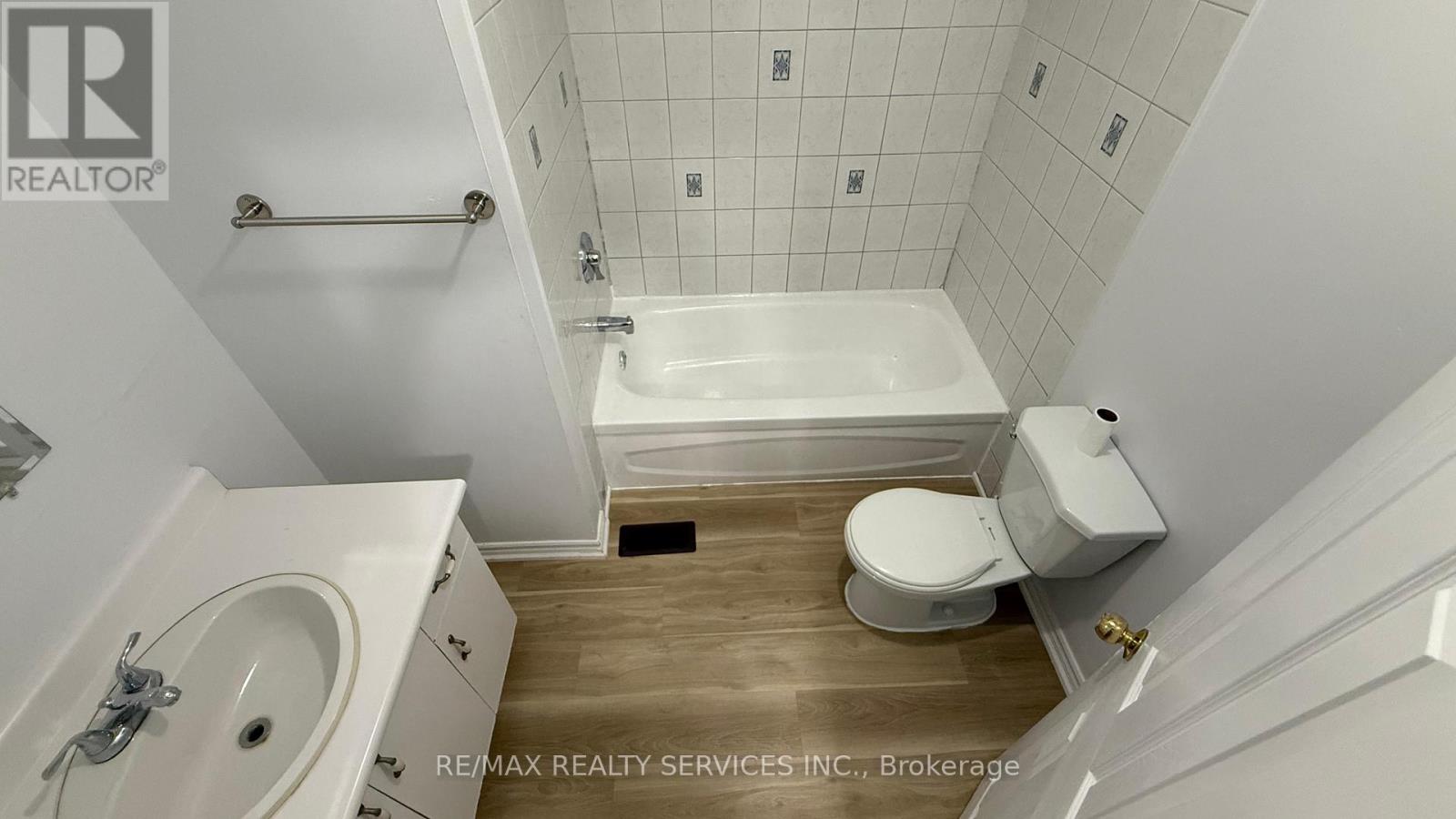 Photo 7 of 163 Mcmurchy Avenue, Brampton ON