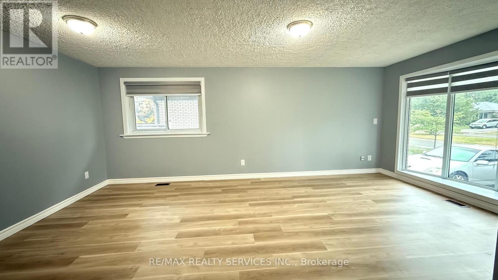 Photo 18 of 163 Mcmurchy Avenue, Brampton ON