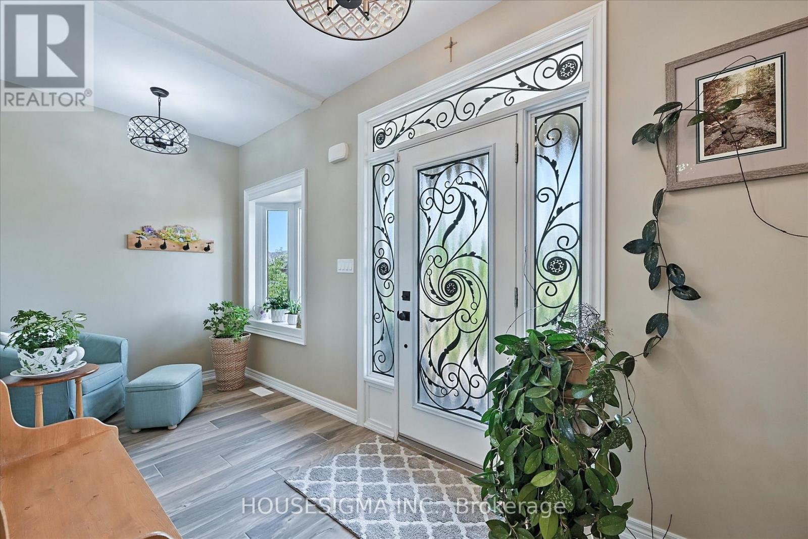 Photo 3 of 104 Anastasia Boulevard, West Lincoln ON