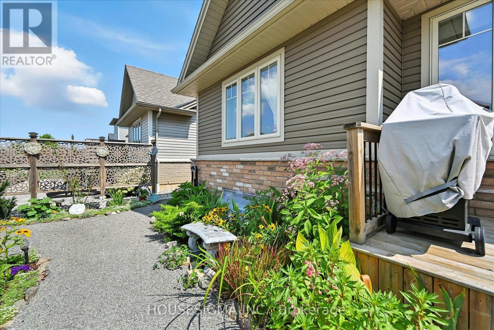 Photo 30 of 104 Anastasia Boulevard, West Lincoln ON