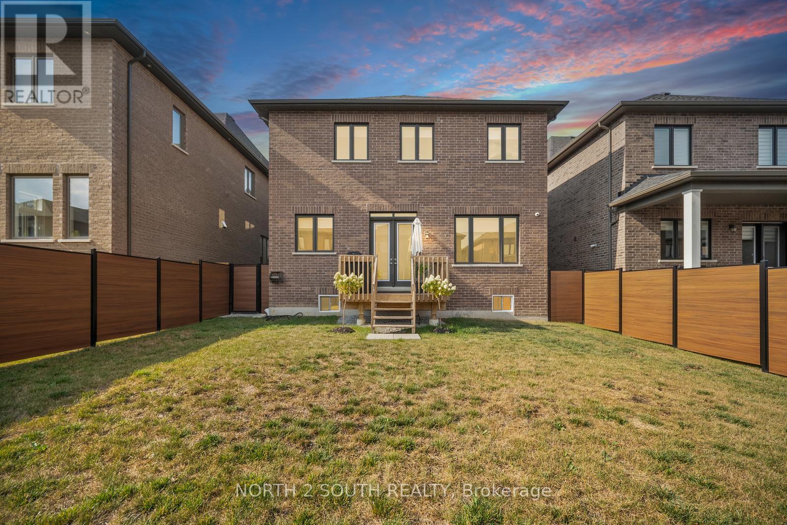 Photo 21 of 25 Pine Heights Drive, Vaughan ON